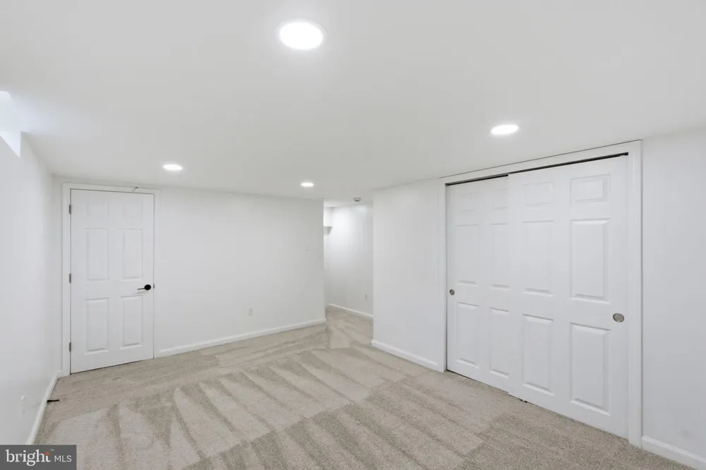 1419 VICTORY AVENUE Williamstown, NJ 08094