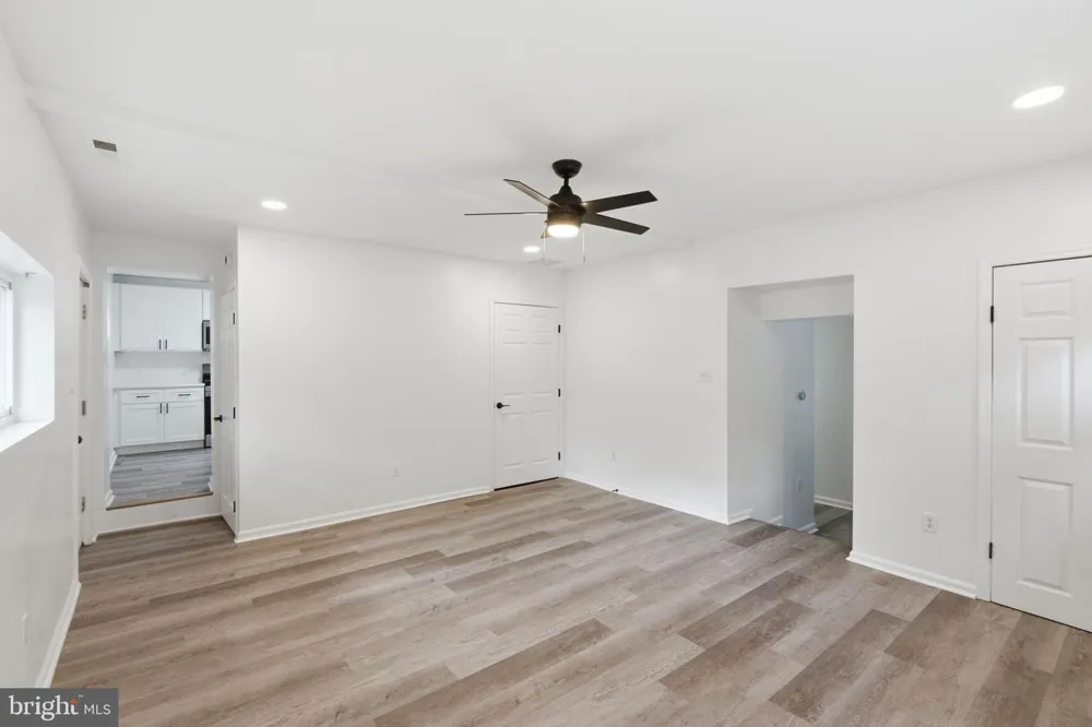 1419 VICTORY AVENUE Williamstown, NJ 08094