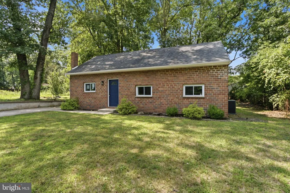 1419 VICTORY AVENUE Williamstown, NJ 08094