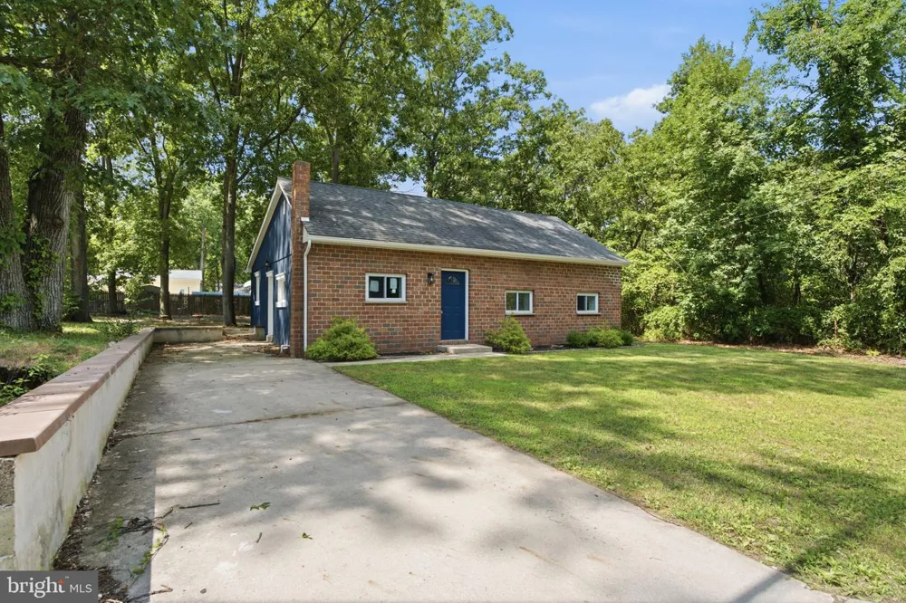1419 VICTORY AVENUE Williamstown, NJ 08094