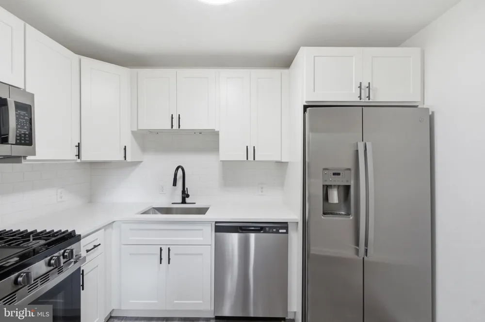 1419 VICTORY AVENUE Williamstown, NJ 08094