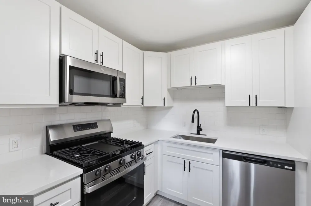 1419 VICTORY AVENUE Williamstown, NJ 08094