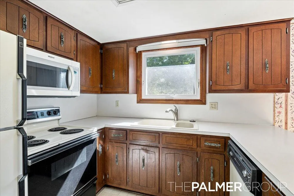 271 Brook Lane Avenue Holland, MI 49423