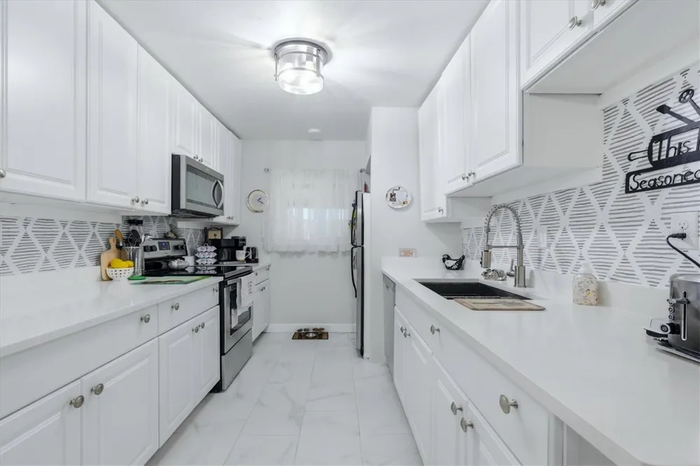 4160 FRUITVILLE ROAD #14 Sarasota, FL 34232