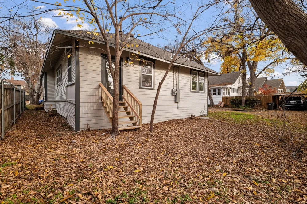 1516 S Adams Street Fort Worth, TX 76104