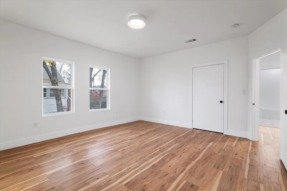 1516 S Adams Street Fort Worth, TX 76104