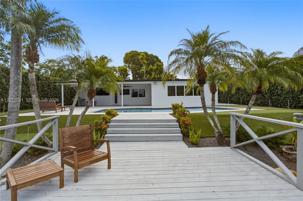 1721 NW 114th Ave Pembroke Pines, FL 33026