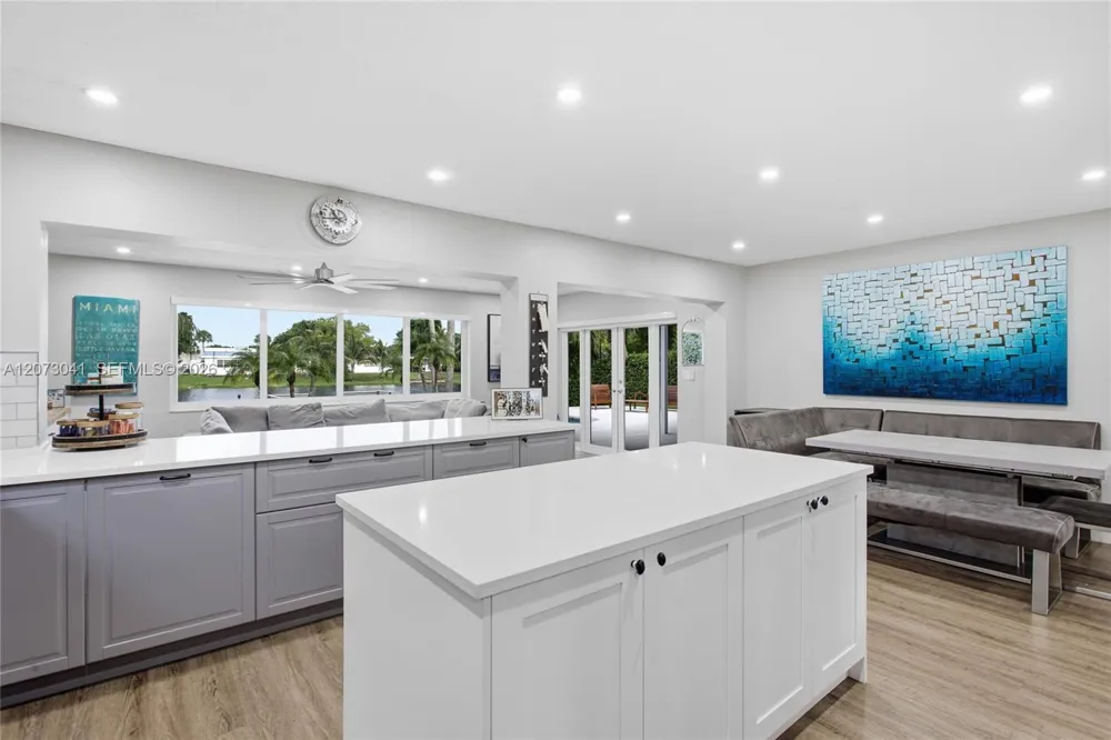 1721 NW 114th Ave Pembroke Pines, FL 33026