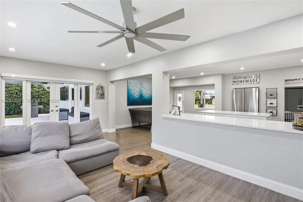 1721 NW 114th Ave Pembroke Pines, FL 33026