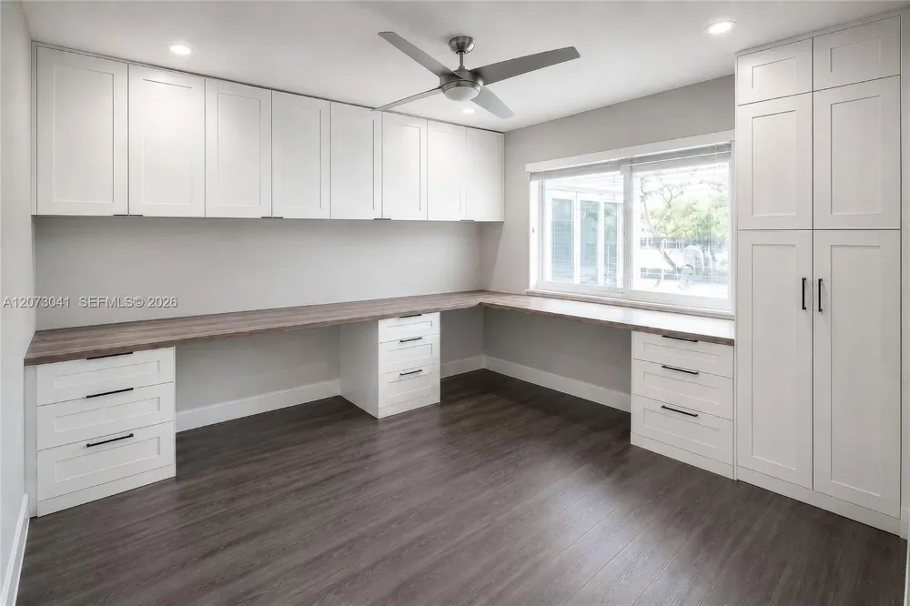 1721 NW 114th Ave Pembroke Pines, FL 33026