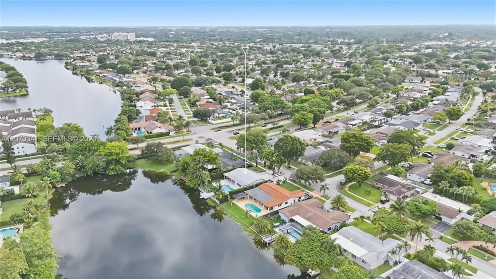 1721 NW 114th Ave Pembroke Pines, FL 33026