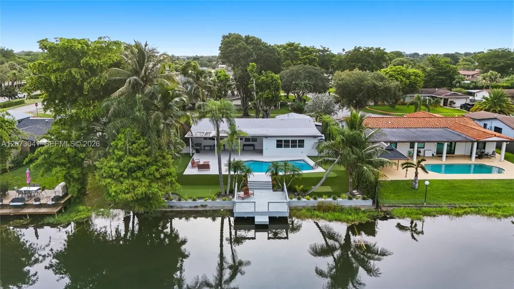 1721 NW 114th Ave Pembroke Pines, FL 33026