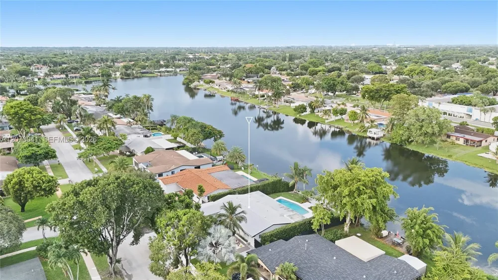 1721 NW 114th Ave Pembroke Pines, FL 33026