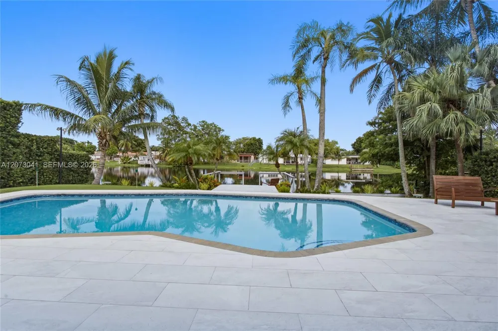 1721 NW 114th Ave Pembroke Pines, FL 33026