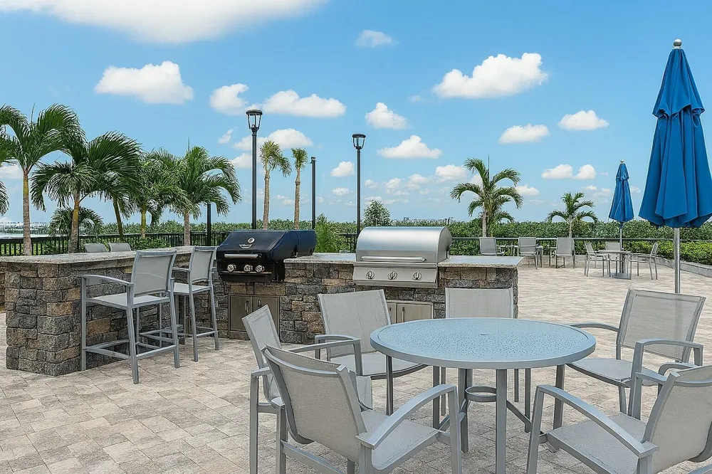 4330 HILLCREST DRIVE #602 Hollywood, FL 33021