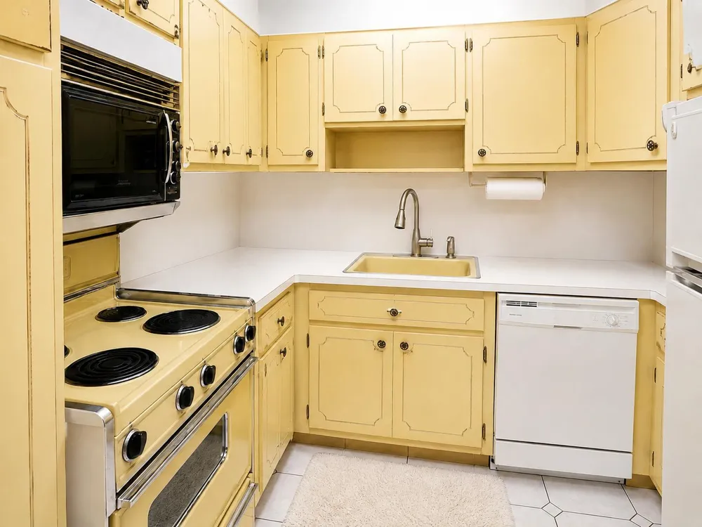 4330 HILLCREST DRIVE #602 Hollywood, FL 33021