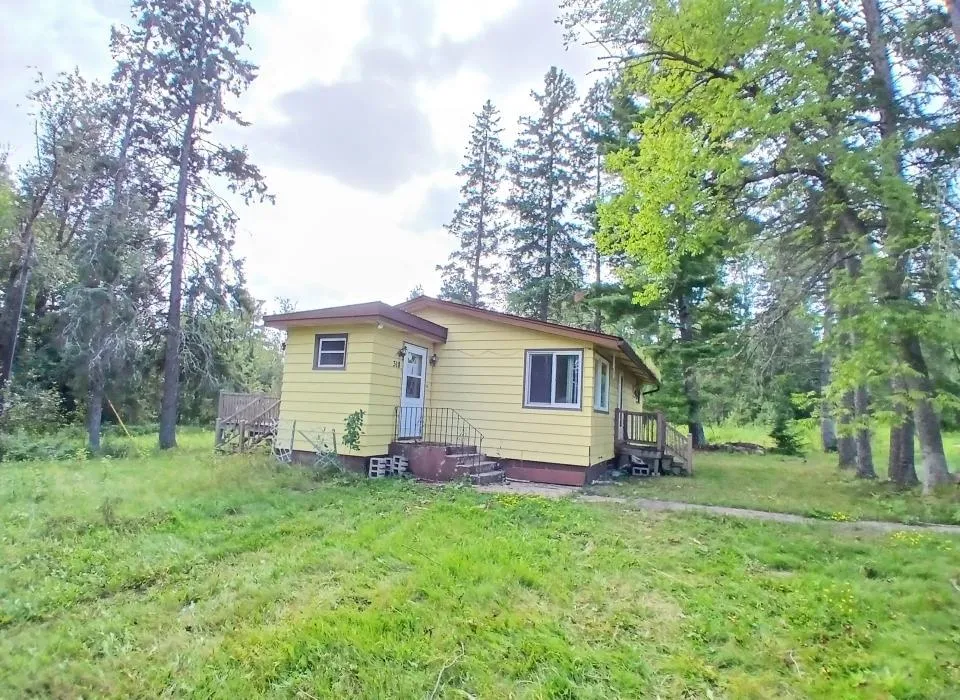 318 2nd Avenue NW Cook, MN 55723