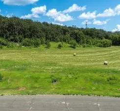 1002  L7B1 Golfview Drive