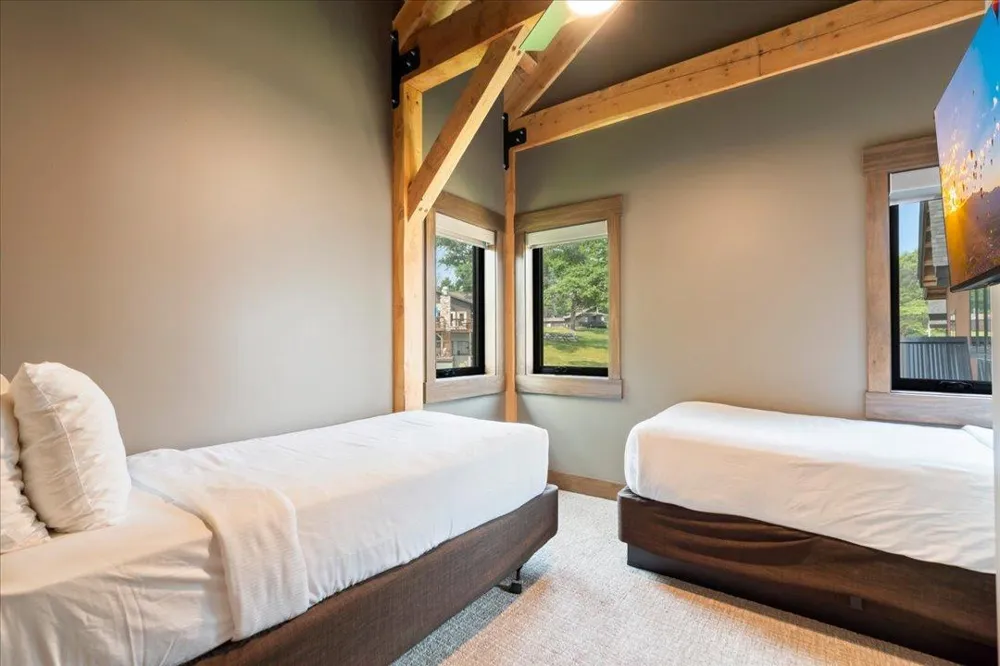 Cragun's Hillside #705 6 Bdrm Cronobles Court East Gull Lake, MN 56401