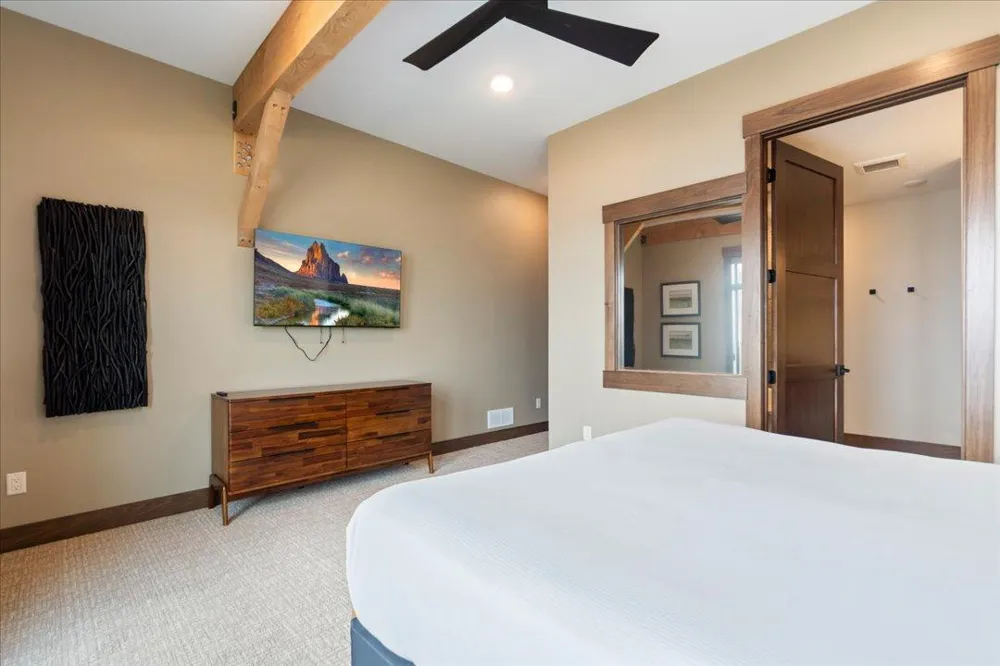 Cragun's Hillside #705 6 Bdrm Cronobles Court East Gull Lake, MN 56401