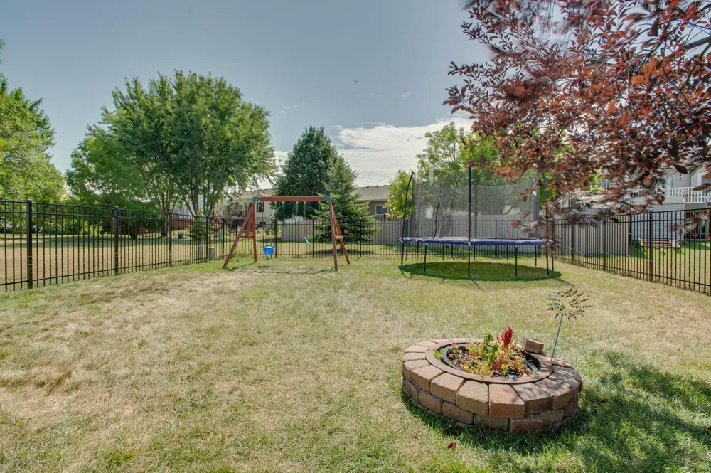 1427 Suntree Drive West Fargo, ND 58078