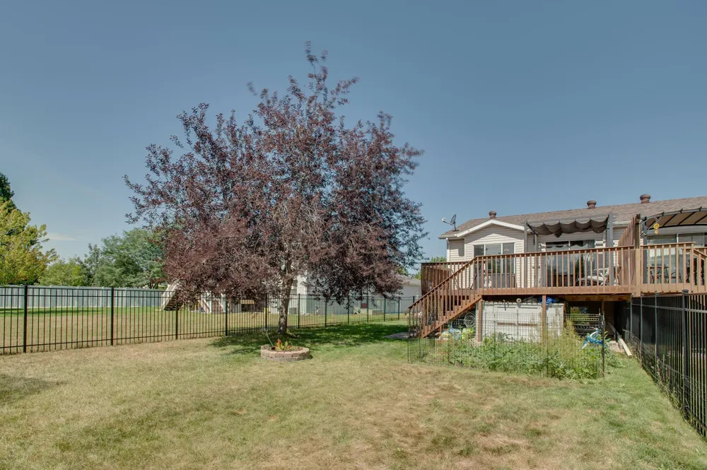 1427 Suntree Drive West Fargo, ND 58078