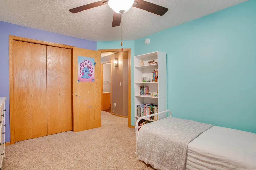 1427 Suntree Drive West Fargo, ND 58078