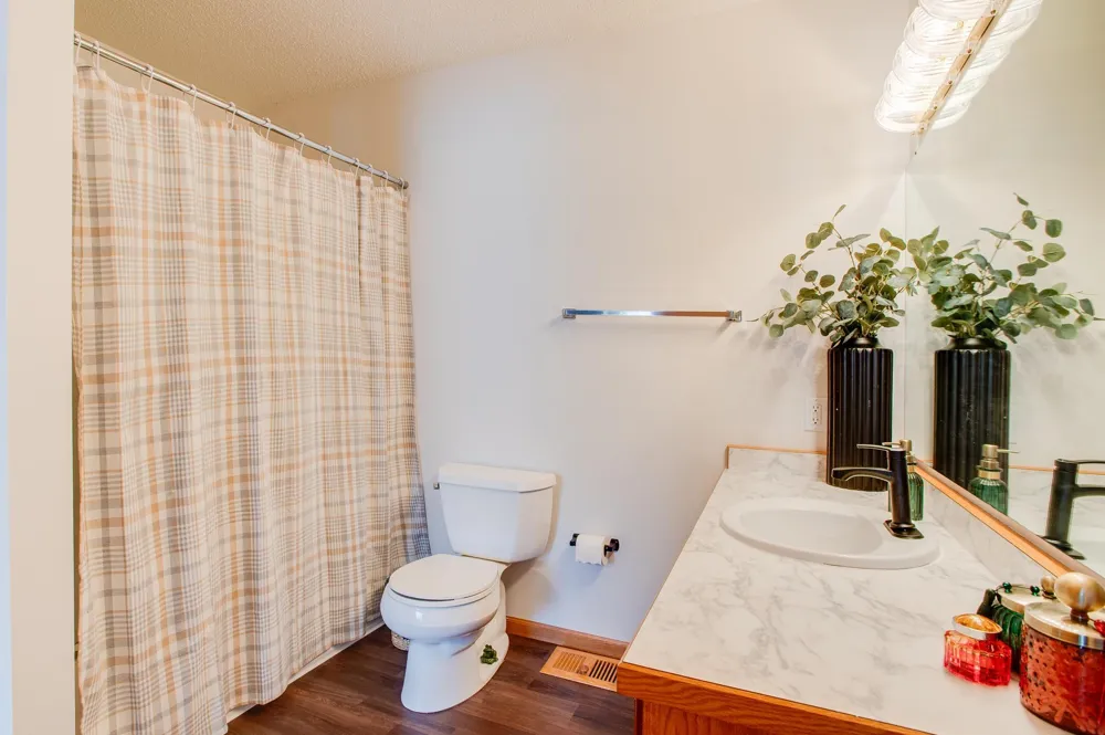 1427 Suntree Drive West Fargo, ND 58078