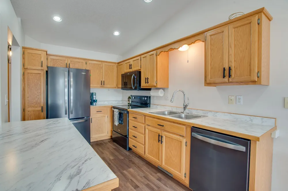 1427 Suntree Drive West Fargo, ND 58078