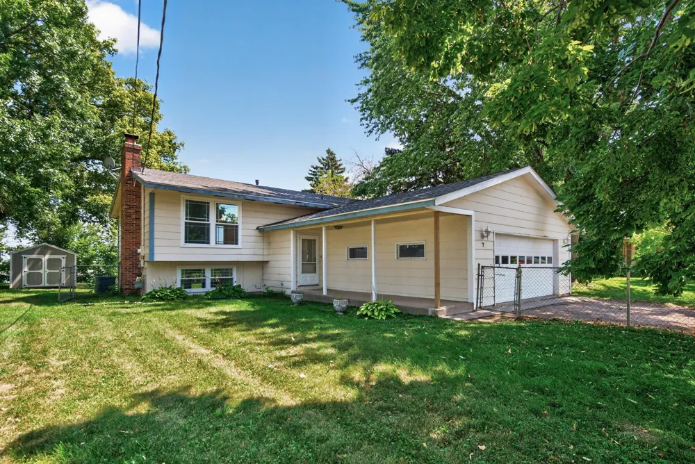 7 Lakeview Terrace Boulevard Waconia, MN 55387