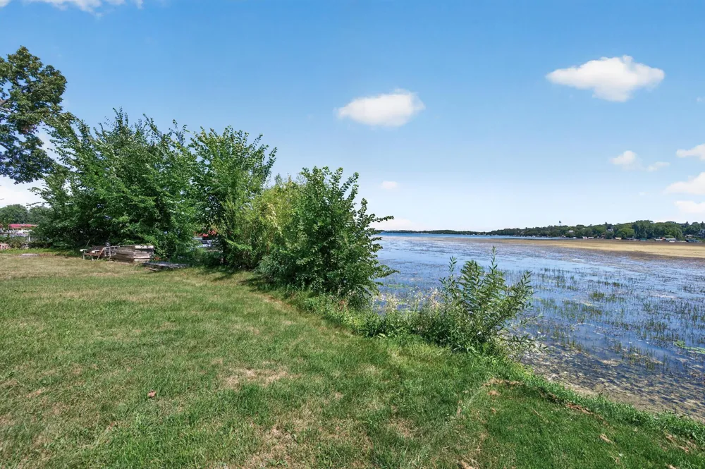 7 Lakeview Terrace Boulevard Waconia, MN 55387