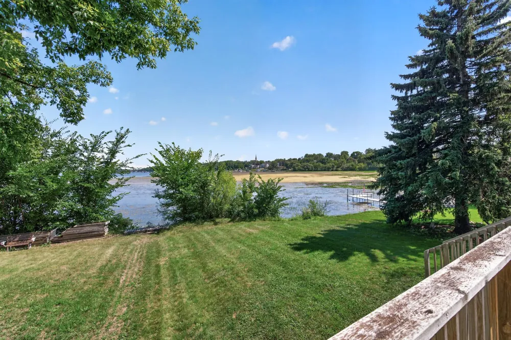 7 Lakeview Terrace Boulevard Waconia, MN 55387