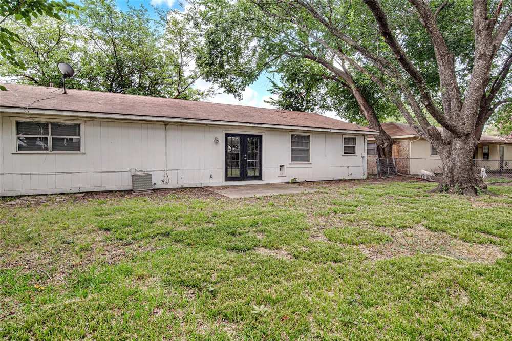 648 Sue Ann Lane Burleson, TX 76028