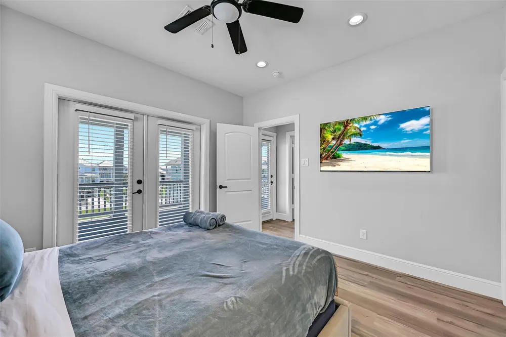 3811 Conch Galveston, TX 77554
