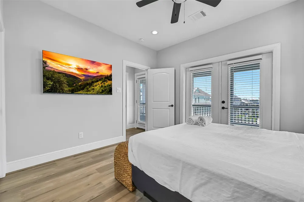 3811 Conch Galveston, TX 77554