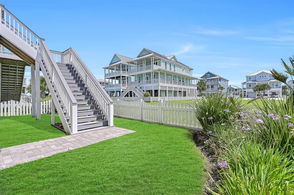 3811 Conch Galveston, TX 77554