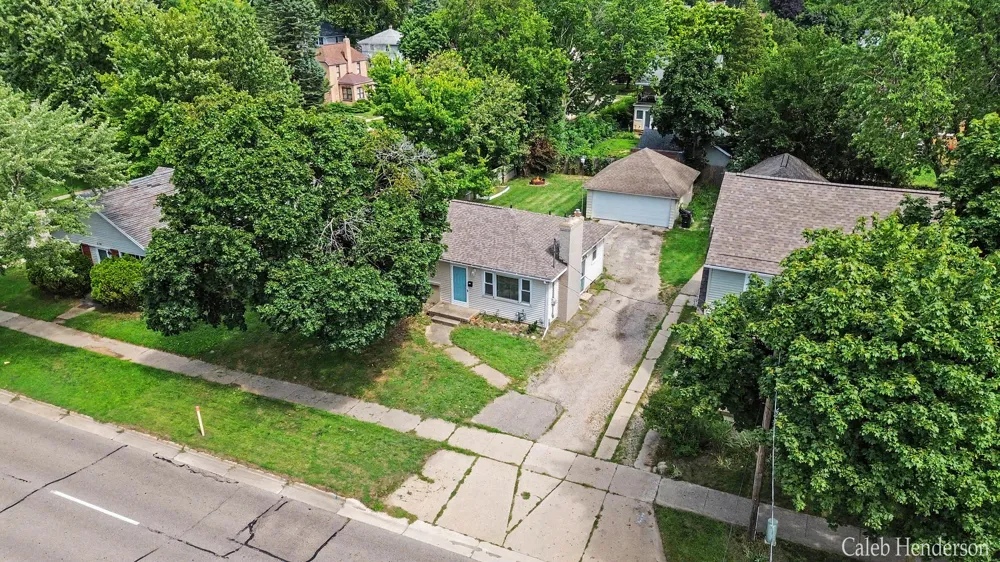 2712 Byron Center Avenue SW Wyoming, MI 49519