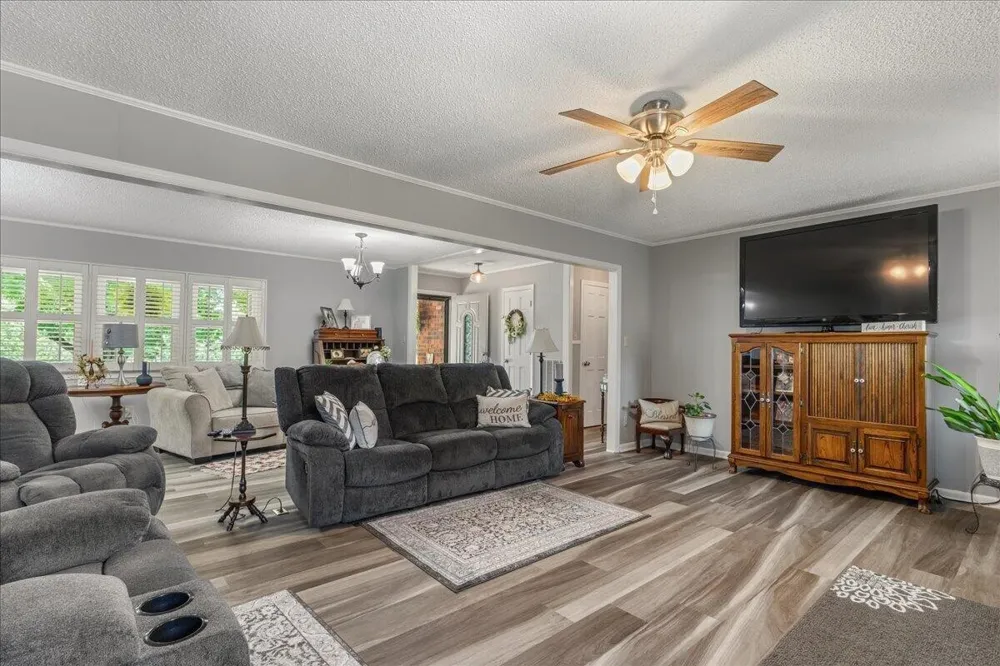 2065 Highway 30 E Athens, TN 37303