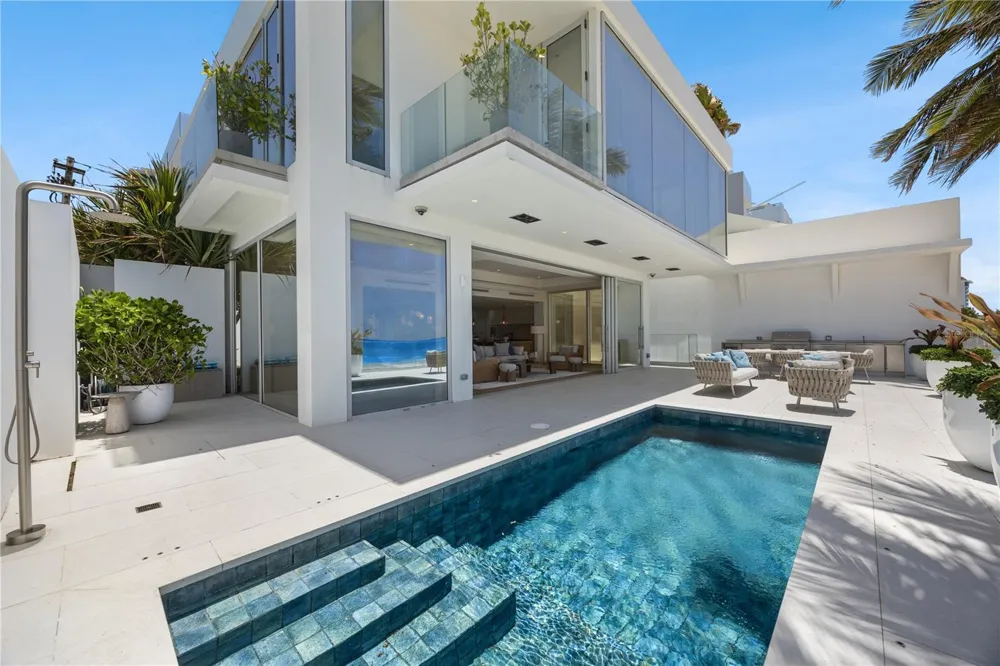 2 VENDIG STREET San Juan, PR 00907