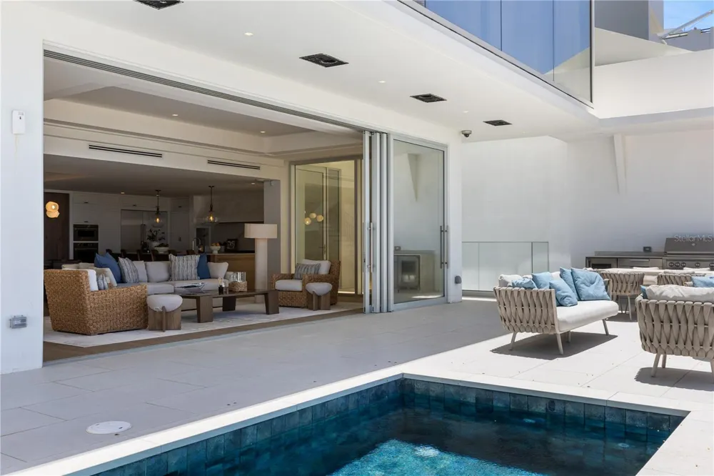 2 VENDIG STREET San Juan, PR 00907