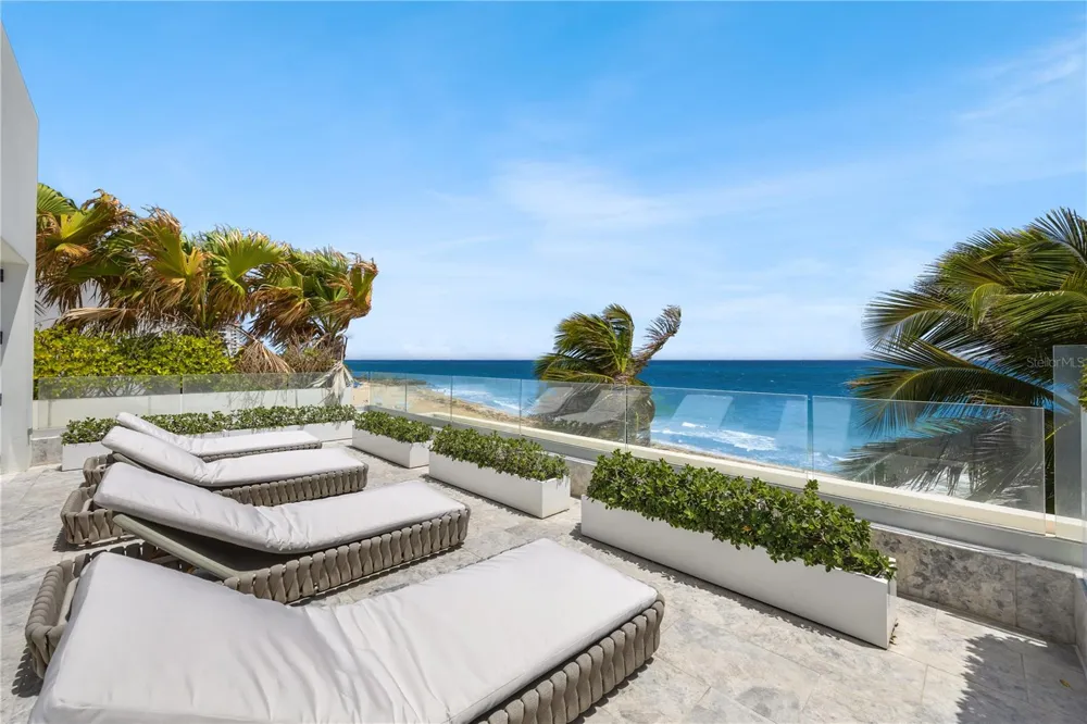 2 VENDIG STREET San Juan, PR 00907