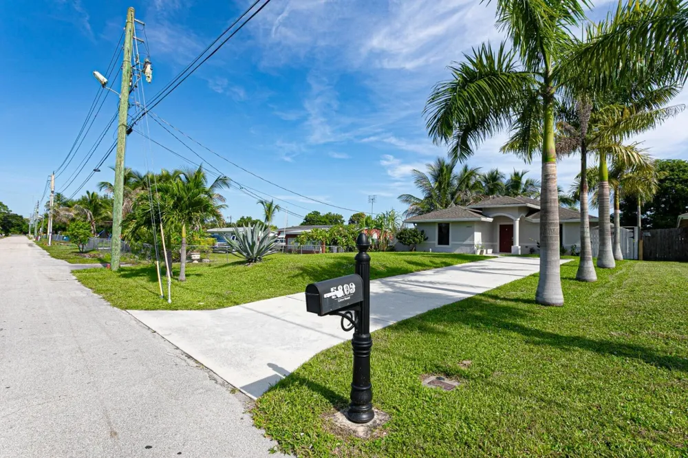 5803 Lime Road West Palm Beach, FL 33413