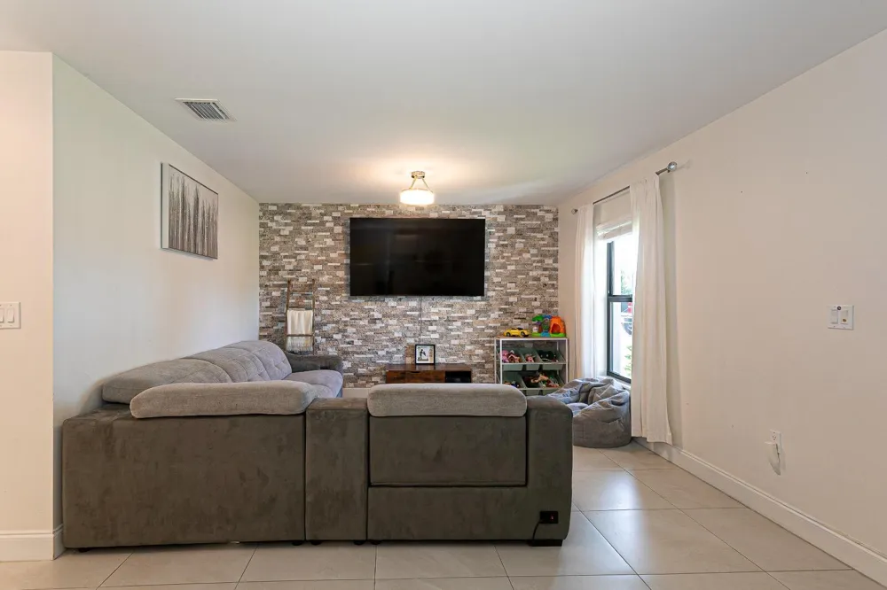 5803 Lime Road West Palm Beach, FL 33413