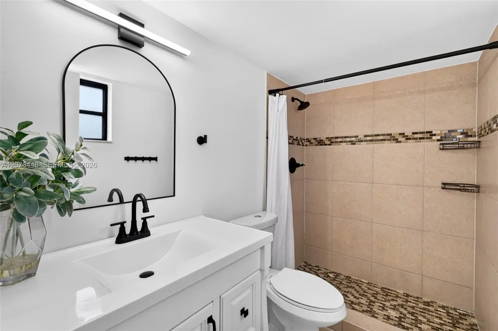899 SE 2nd Ave #220 Deerfield Beach, FL 33441