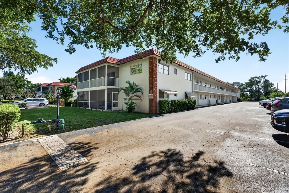 899 SE 2nd Ave #220 Deerfield Beach, FL 33441