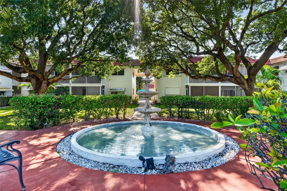899 SE 2nd Ave #220 Deerfield Beach, FL 33441