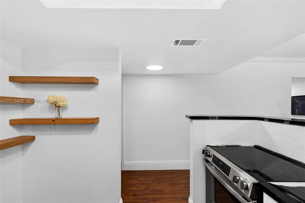 899 SE 2nd Ave #220 Deerfield Beach, FL 33441