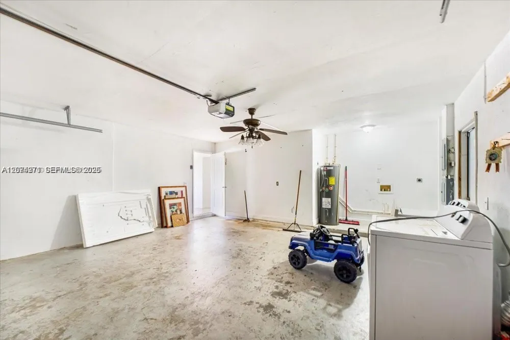 915 SE 20th ST Cape Coral, FL 33990