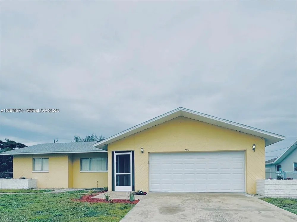 915 SE 20th ST Cape Coral, FL 33990