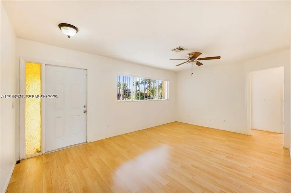 915 SE 20th ST Cape Coral, FL 33990